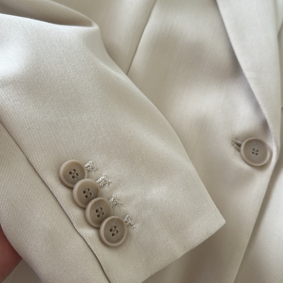 Single Breasted Jacket - Picture 2 of 3